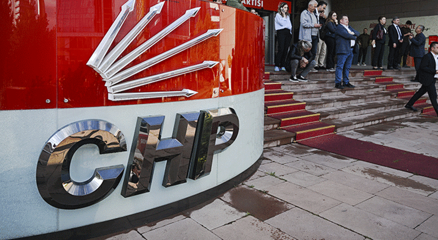 Mutlak butlan kararı sonrası CHP önünde hareketlilik sürüyor