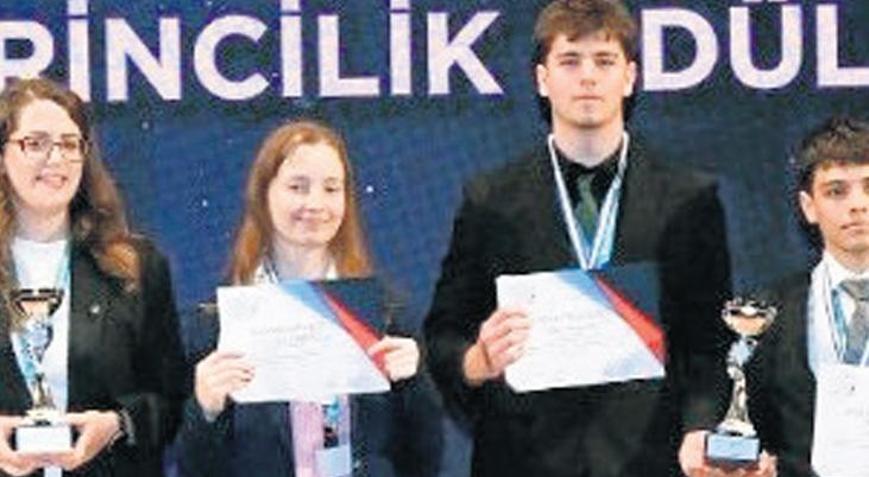 Liseliler geleceğin projeleriyle yarıştı