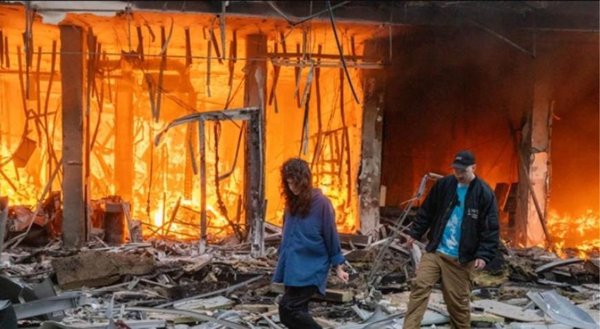 Ukraynanın başkenti Kieve yoğun bombardıman Rusyanın ölümcül füzesi Oreşnik kullanıldı iddiası