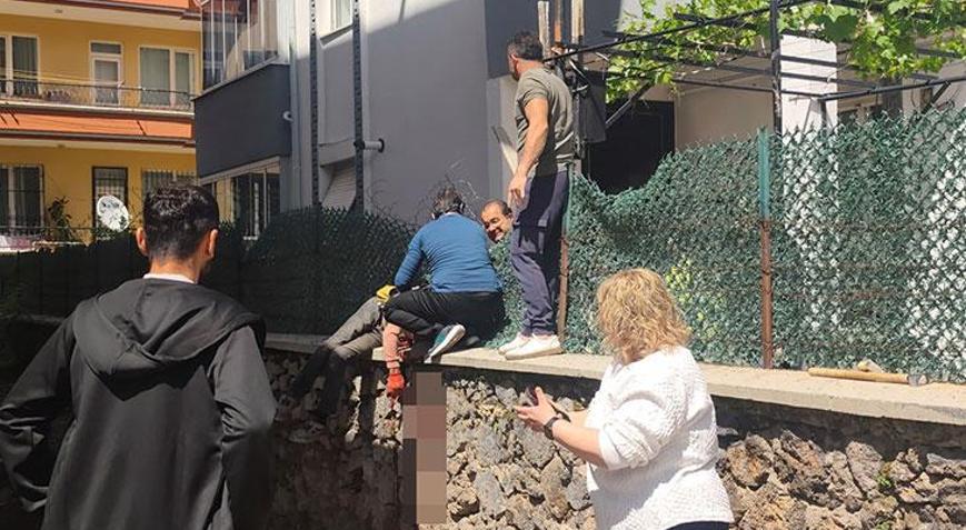 Aksarayda akılalmaz kaza 4. kattan düşen işçinin sırtına demir saplandı