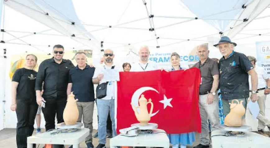 Menemen çömleği dünya sahnesinde