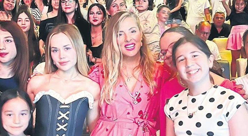 Çocuklara sinemada bayram sürprizi