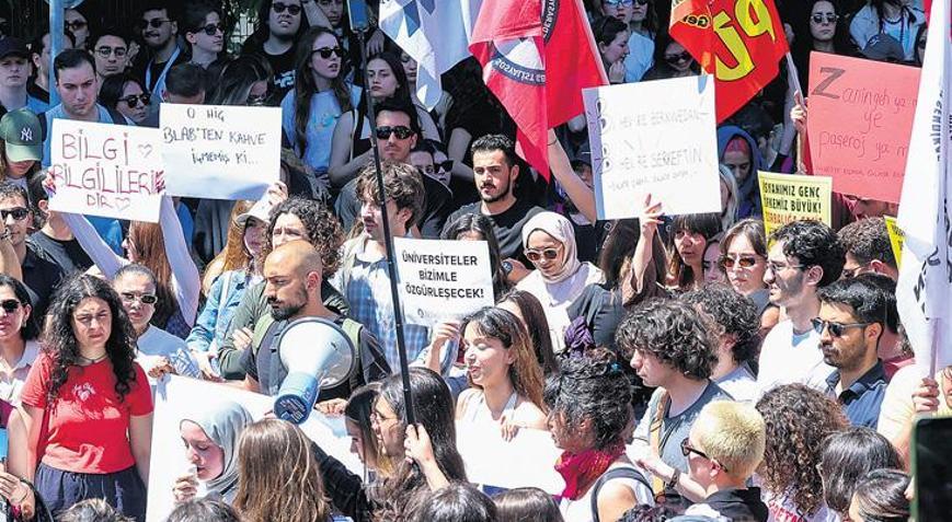 Protesto yerine kutlama