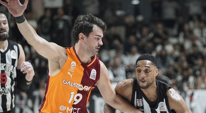 Beşiktaş, Galatasarayı farklı geçti Siyah-beyazlı ekip seride öne geçti