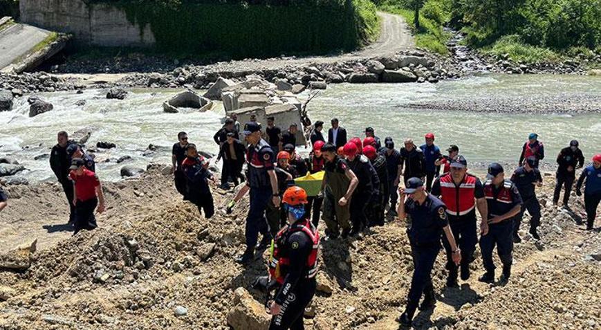 İsimleri de kaderleri de aynı Akıntıda kaybolan yeğeninin ardından amcasının da cansız bedeni bulundu