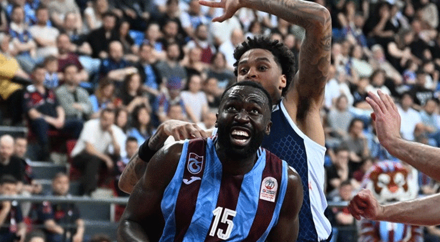 Bahçeşehir Koleji, Trabzonsporu farklı geçti ve adını yarı finale yazdırdı
