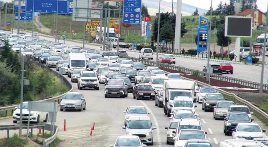 Tatilciler dönüşe geçti: 19 ölü, 44 yaralı