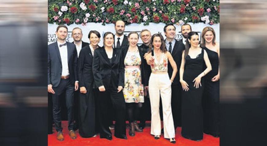 Almanya’da iki ödül birden