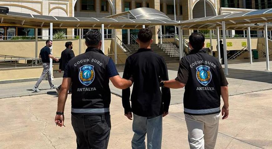 12den sonra Antalyada devlet biziz paylaşımı yapmıştı, gözaltına alındı