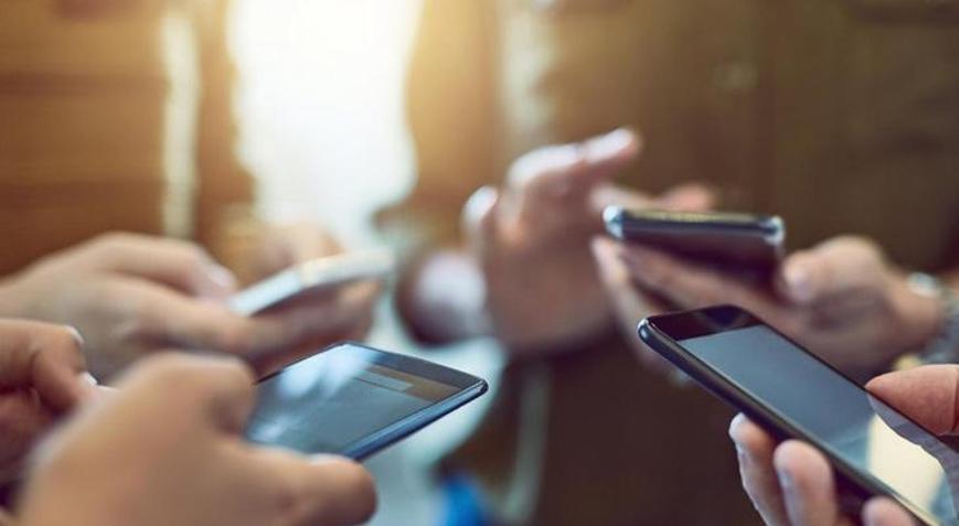 Avrupa ülkelerinde okullarda cep telefonu kısıtlaması genişliyor Polonyada tasarı kabul edildi