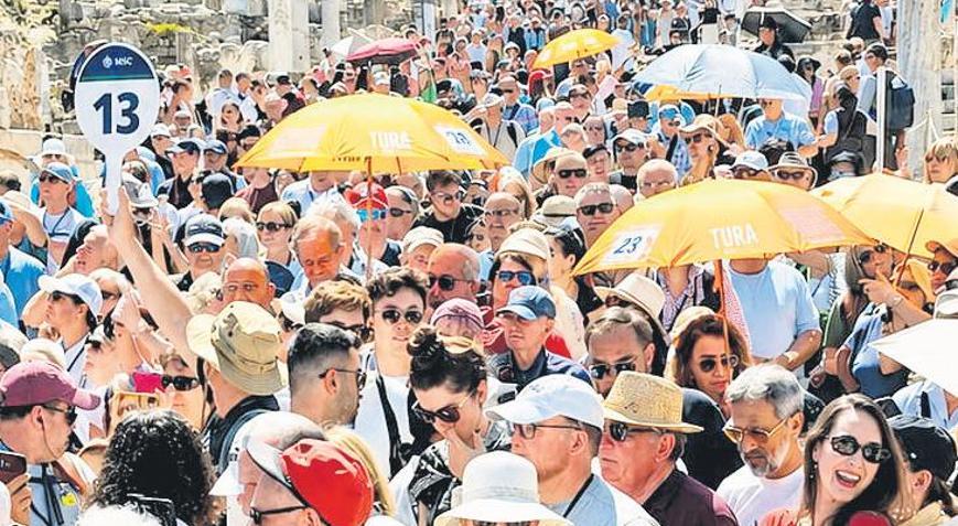Bayramda tarihe 1.5 milyon ziyaretçi