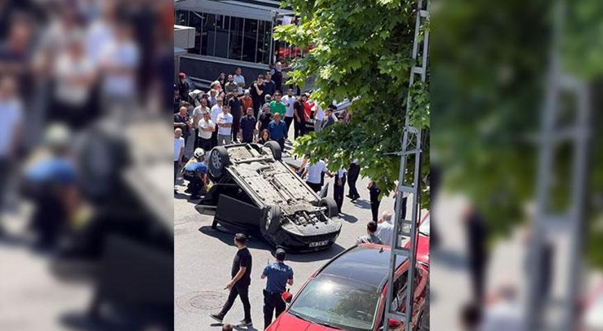 Başakşehirde dehşet anları kamerada Park halindeki araca çarpıp takla attı