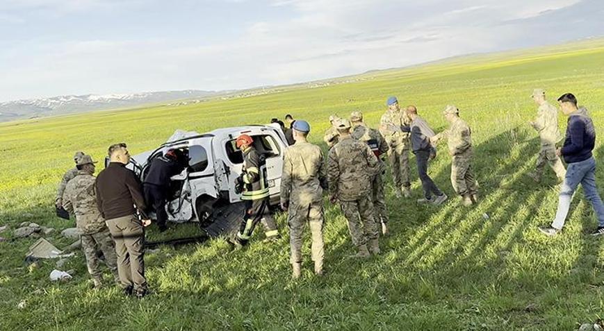 Erzurumda hafif ticari araç takla attı 1’i bebek 3 ölü, 4 yaralı