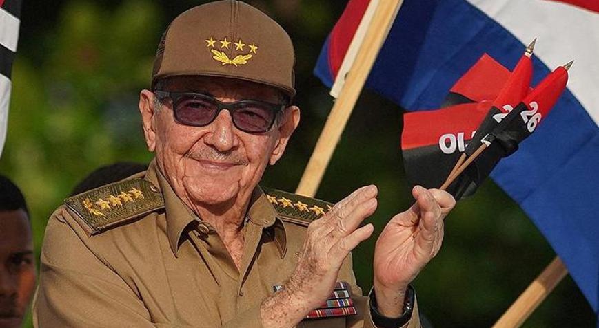 30 yıl sonra ilk kez halkın karşısına çıktı 95. yaş gününü kutladı