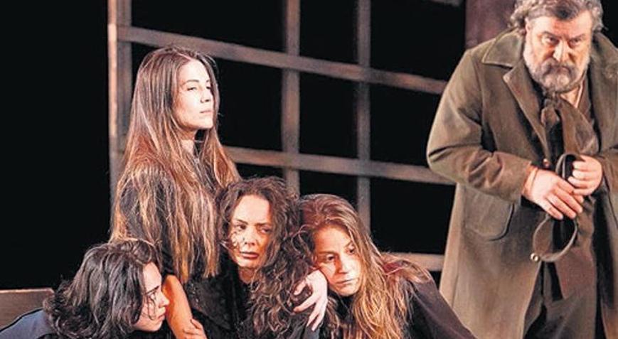 İzmir’de sahne dolup taştı