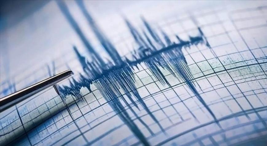 Yunanistanda 5.3 büyüklüğünde deprem Peş peşe sarsıntılar sonrası panik