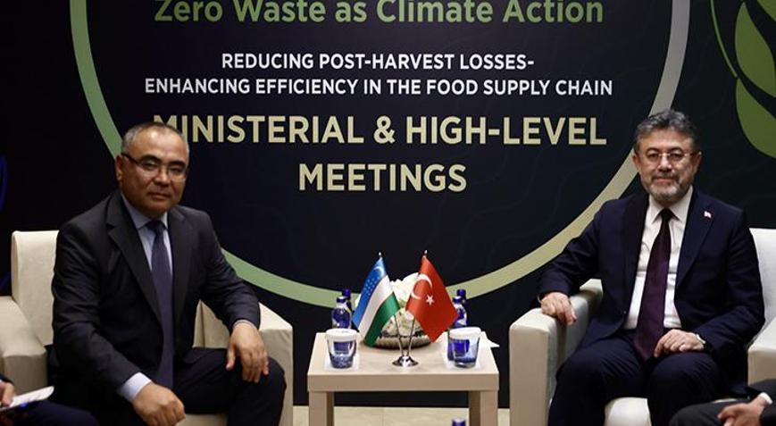 Sıfır Atık Forumu 2026da dev imzalar Bakan Yumaklı: Çözümün bir parçası olmaya devam edecektir Sıfır Atık Forumu 2026da dev imzalar Bakan Yumaklı: Çözümün bir parçası olmaya devam edecektir