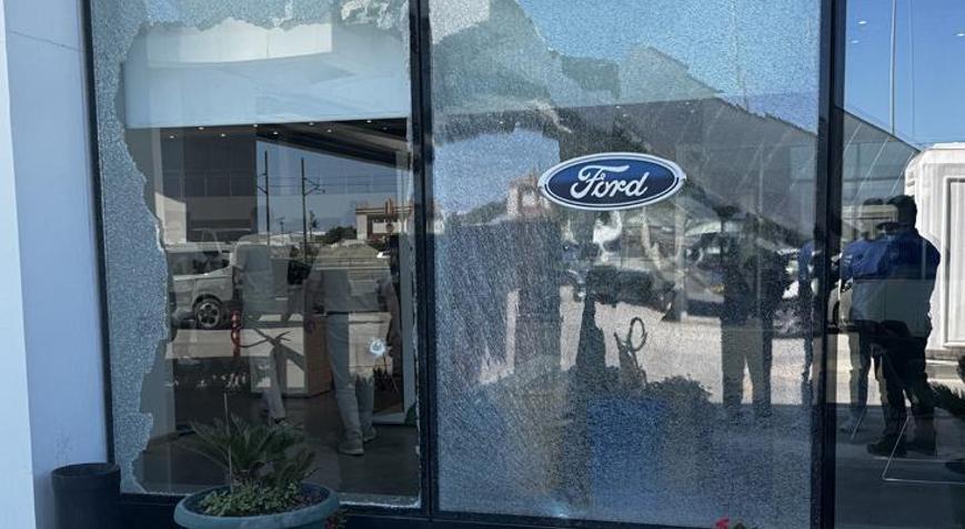 İstanbulun ardından bu kez Antalya Otokoç yetkili servisine silahla ateş açıldı