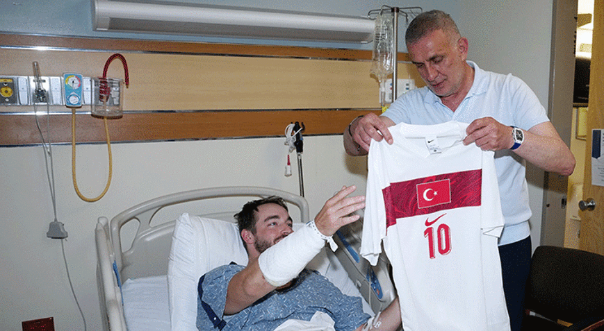 A Milli Takım'a eşlik ederken kaza geçiren polise TFF Başkanı İbrahim Hacıosmanoğlu'ndan ziyaret