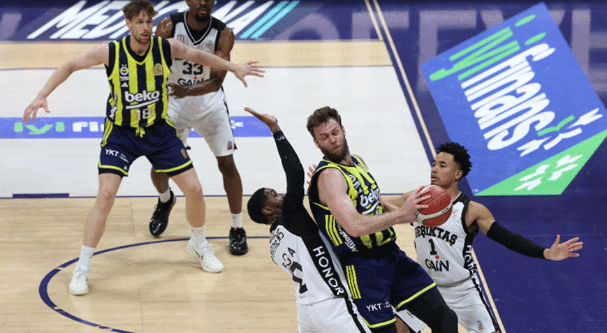 Basketbolda derbi maçta Beşiktaş, Fenerbahçeyi mağlup etti Seride öne geçti