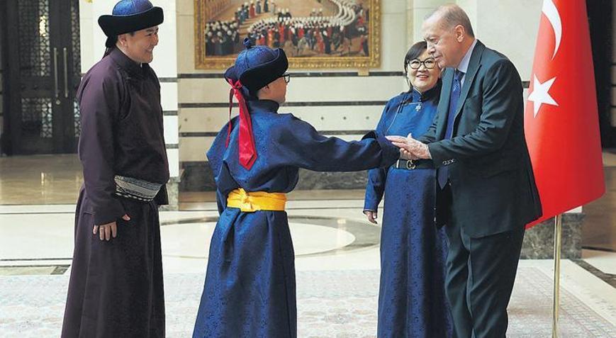 Beş büyükelçiden güven mektubu