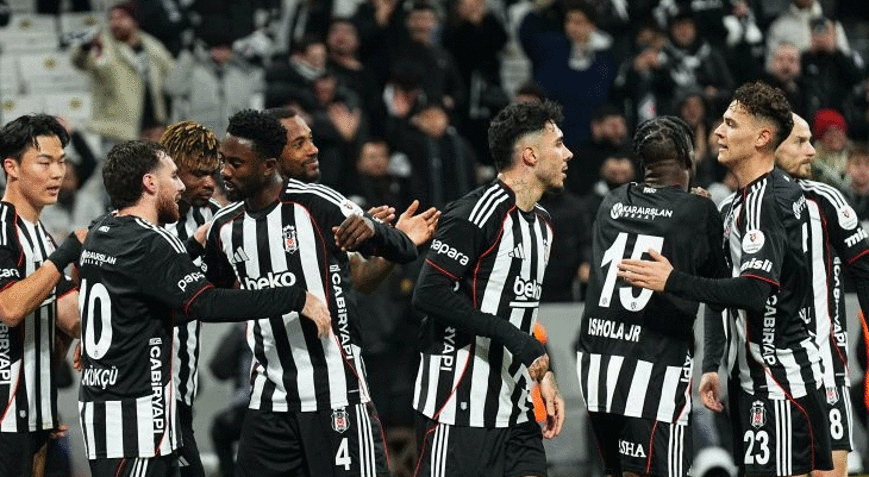 Beşiktaşta ayrılık rüzgarı Üç futbolcu kampa alınmayacak