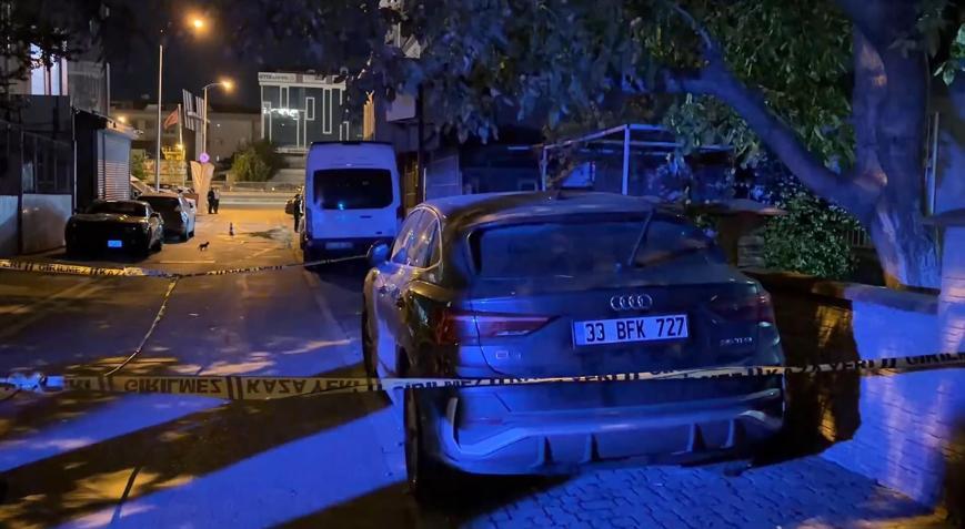 Ümraniye’de evinin önüne park edilen araçta kan izi gördü; polis harekete geçti