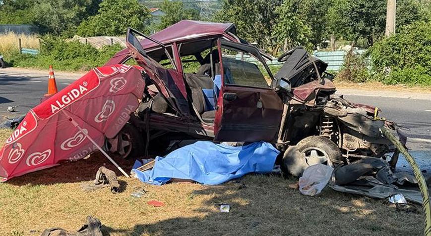 Düzcede korkunç kaza 1 kişi hayatını kaybetti AK Parti milletvekili ile oğlu yaralı