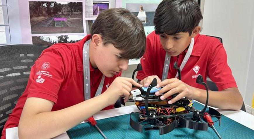 İki öğrencinin yapay zeka projesi patent yolunda Geliştirdikleri cihaz yollardaki gizli tehlikeyi anında buluyor