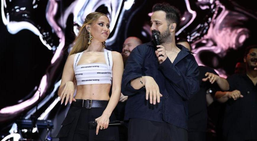 Derya Uluğ Tarsusta konser verdi: Sahnede evlilik teklifi