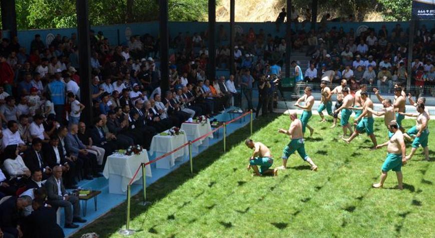Kahramanmaraşta olaylı güreş festivali Jandarma müdahale etti