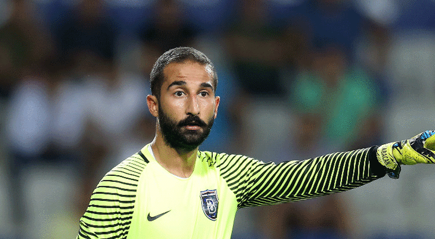 Başakşehir, Volkan Babacanın sözleşmesini 1 yıl uzattığını açıkladı