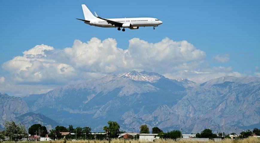 Antalya Havalimanı 9 milyondan fazla yolcuya hizmet verdi