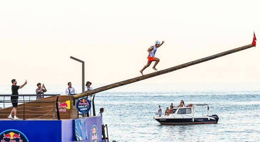 Red Bull Yağlı Direk için geri sayım