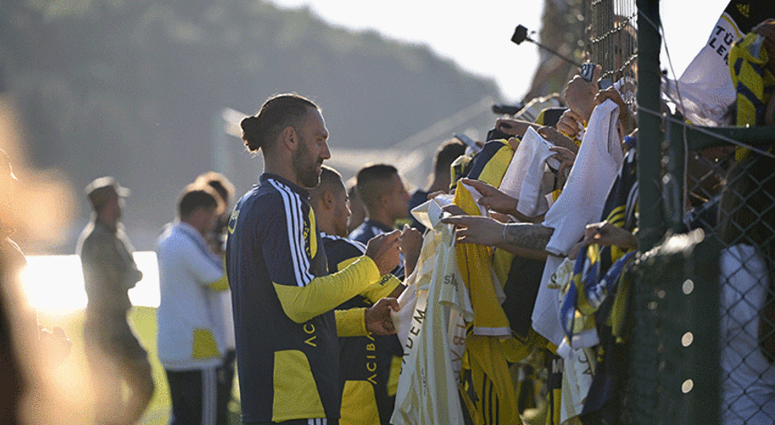 Fenerbahçede Vedat Muriqi tüm planları bozdu Ayrılacak 3 isim belli oldu