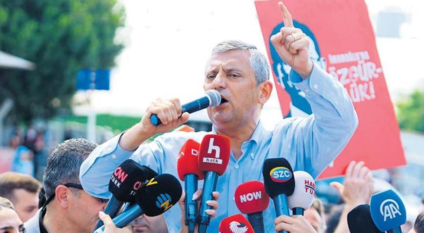 Özel’den 3 dava tepkisi