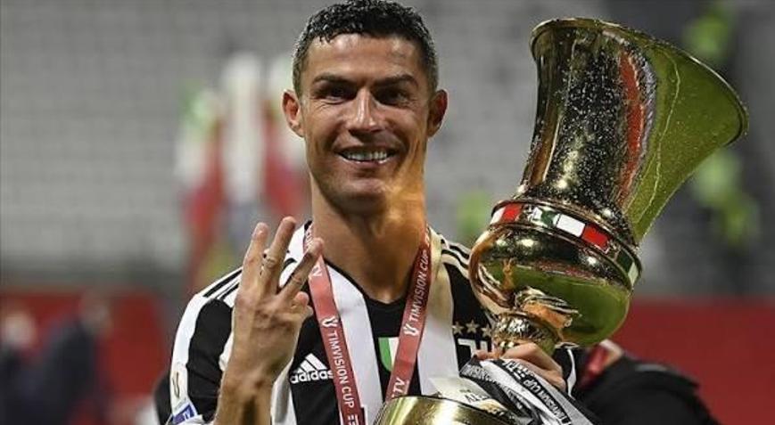 RONALDO SAHALARDAN AYRILIYOR MU Cristiano Ronaldo futbolu bırakıyor mu Dünya Kupası sonrası önemli açıklama