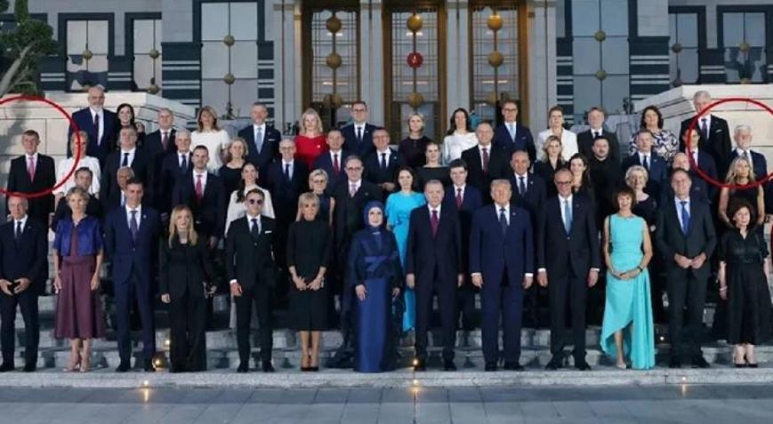Bir ülkeden iki lider Ayrı uçaklarla geldiler, aile fotoğrafının iki ayrı ucunda konumlandılar... NATO Zirvesinde dikkat çeken detay