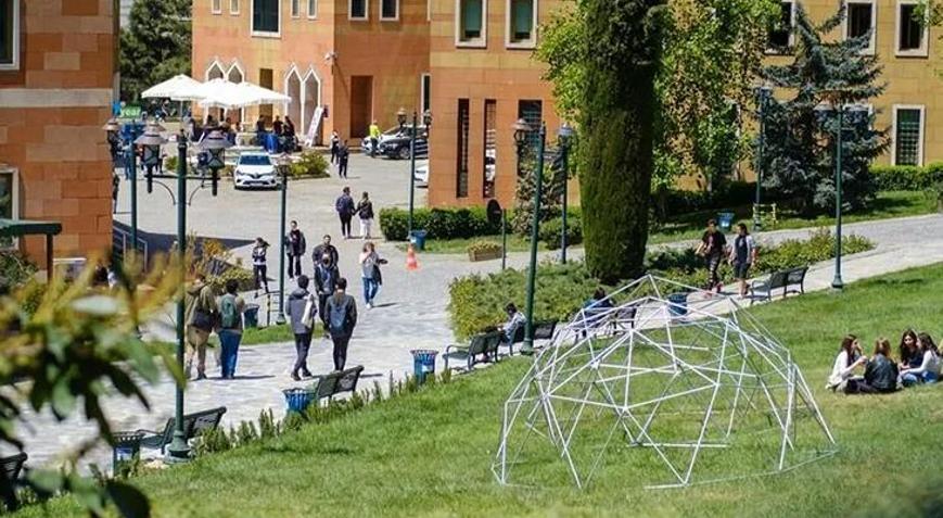 Yeditepe Üniversitesinden ayet yazılı pankartın kapatılmasına ilişkin açıklama