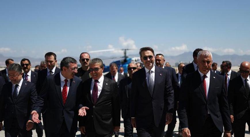 Enerji ve Tabii Kaynaklar Bakanı Alparslan Bayraktar, KKTC’de