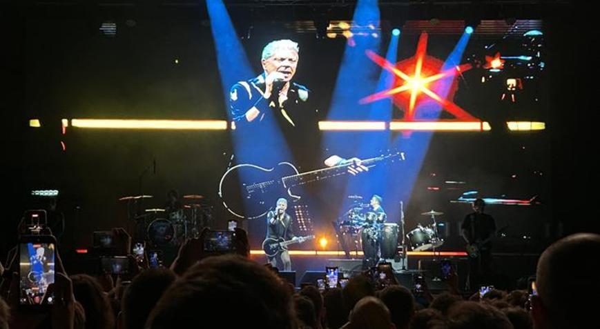 The Offspring coşkusu 20 yıl sonra İstanbulda konser verdiler