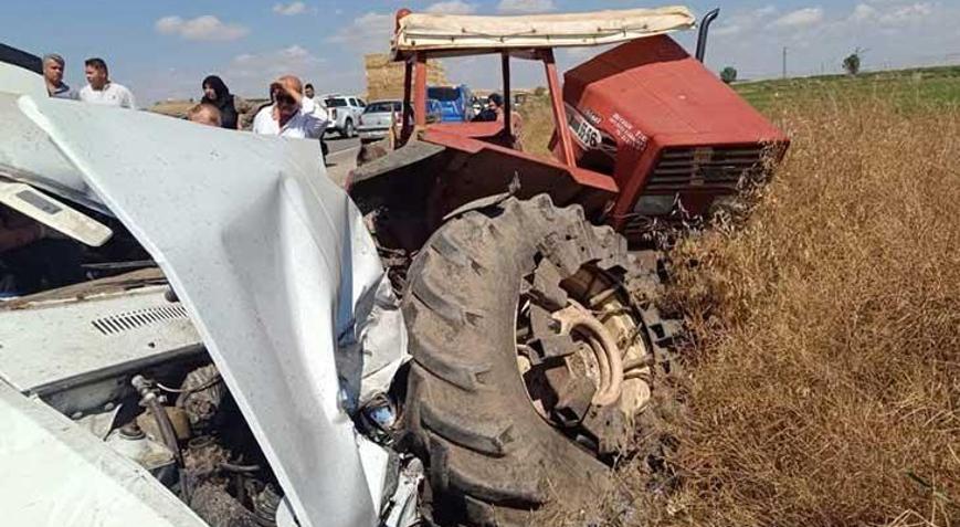 Çankırıda otomobil traktöre çarptı: 3 ölü, 1 yaralı