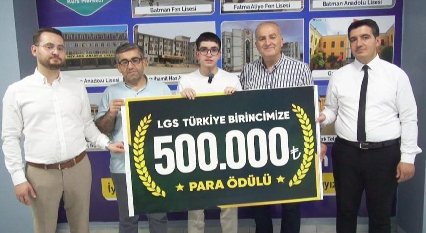 LGSde 500 tam puan aldı, 500 bin lira ödülle karşılandı Başarısının sırrını açıkladı