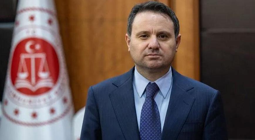 Bakan Gürlekten Kızılaya 150 bin liralık bağış Manevi tazminatı ihtiyaç sahipleri için bağışladı