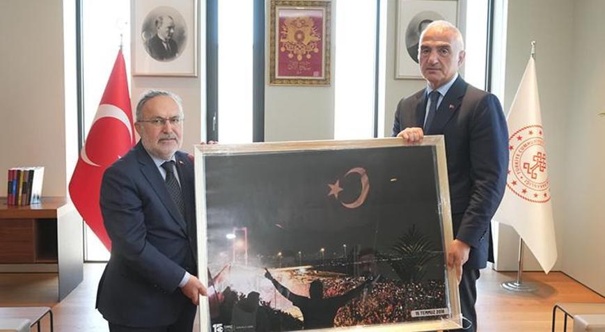 Bakan Ersoy, 15 Temmuz Derneği heyetini ağırladı Milli hafızayı güçlendirecek çalışmalar masaya yatırıldı