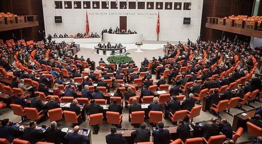 Öğrenci affına ve yükseköğretime ilişkin düzenlemeleri içeren kanun teklifi komisyonda kabul edildi
