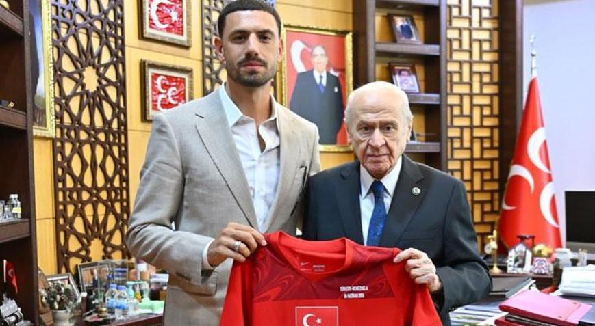 MHP Genel Başkanı Bahçeli, A Milli Futbol Takımı oyuncusu Merih Demiralı kabul etti