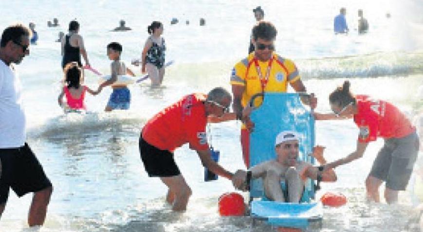 Engelsiz plajda deniz keyfi
