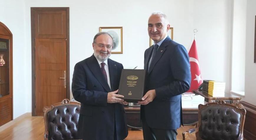 Bakan Ersoy: Medeniyet birikimimizi ilimle buluşturan çalışmaları memnuniyetle takip ediyoruz