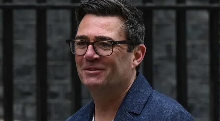 İngilterede iktidardaki İşçi Partisinin yeni lideri Andy Burnham oldu İlk mesaj geldi